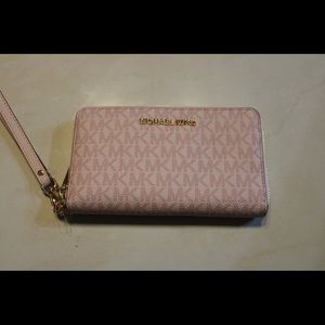 Blush Pink Micheal Kors Wallet, Brand New!!